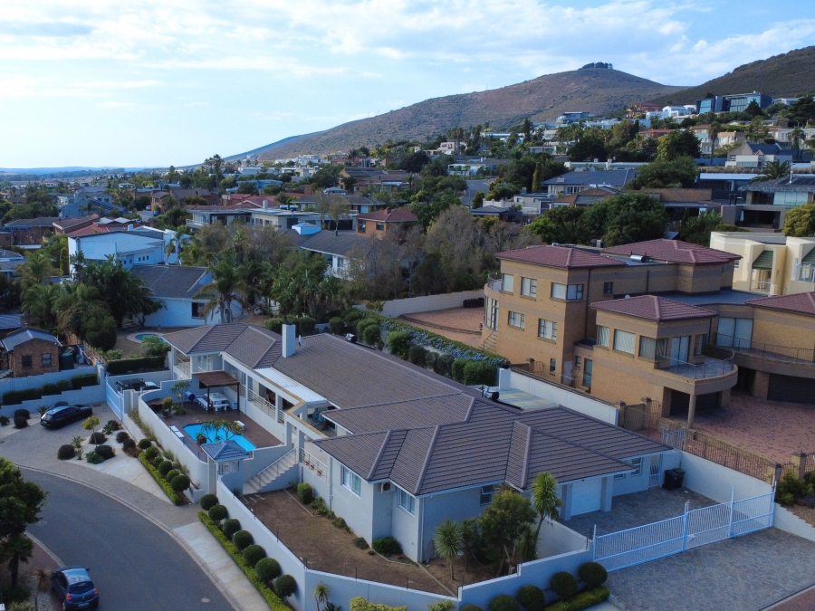5 Bedroom Property for Sale in Plattekloof 2 Western Cape